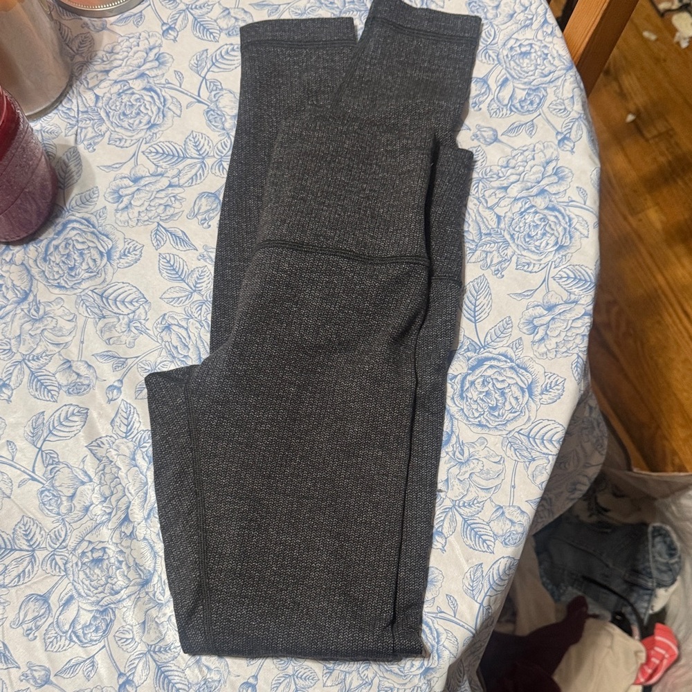 Lululemon size 2 Dark Gray/black heathered Leggings full length